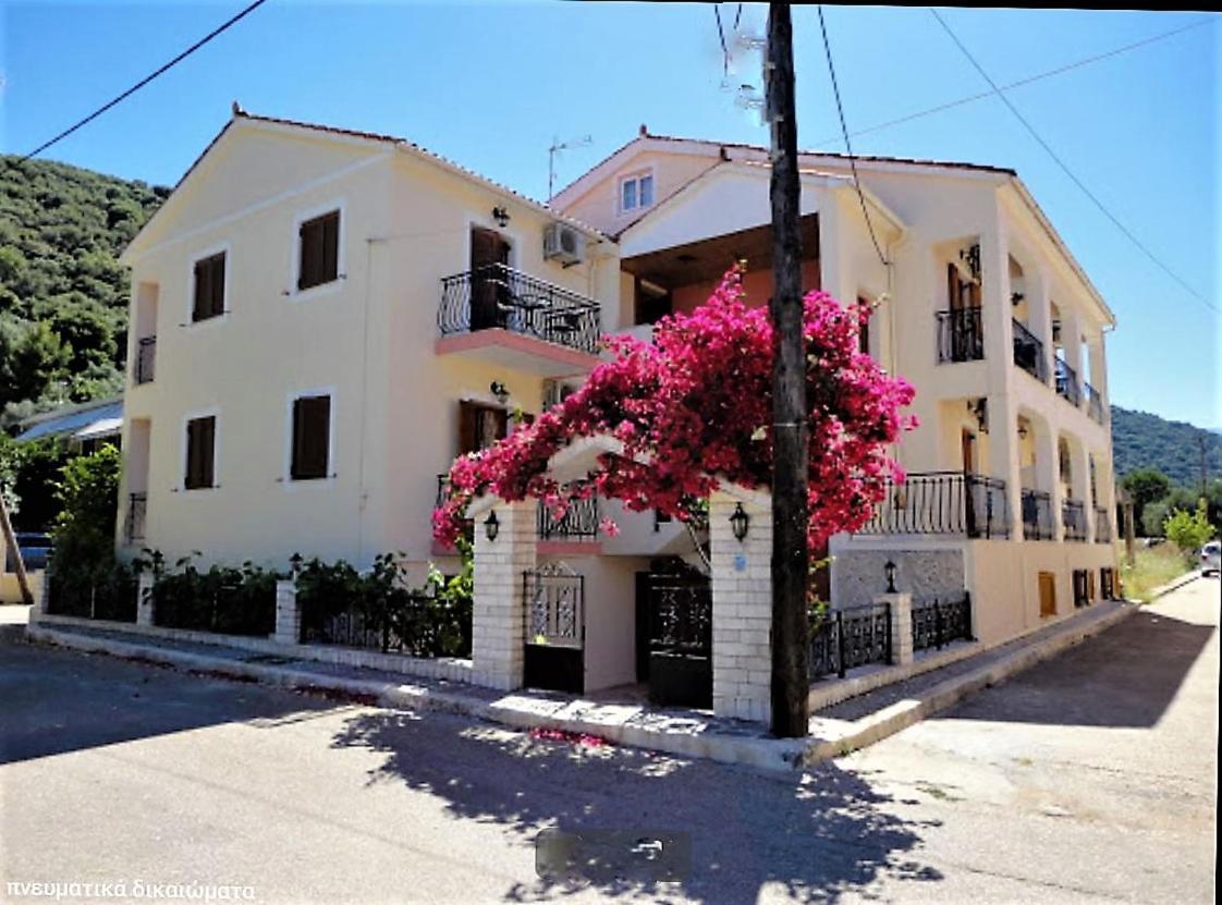 Alexatos Studios & Apartments Agia Efimia Extérieur photo