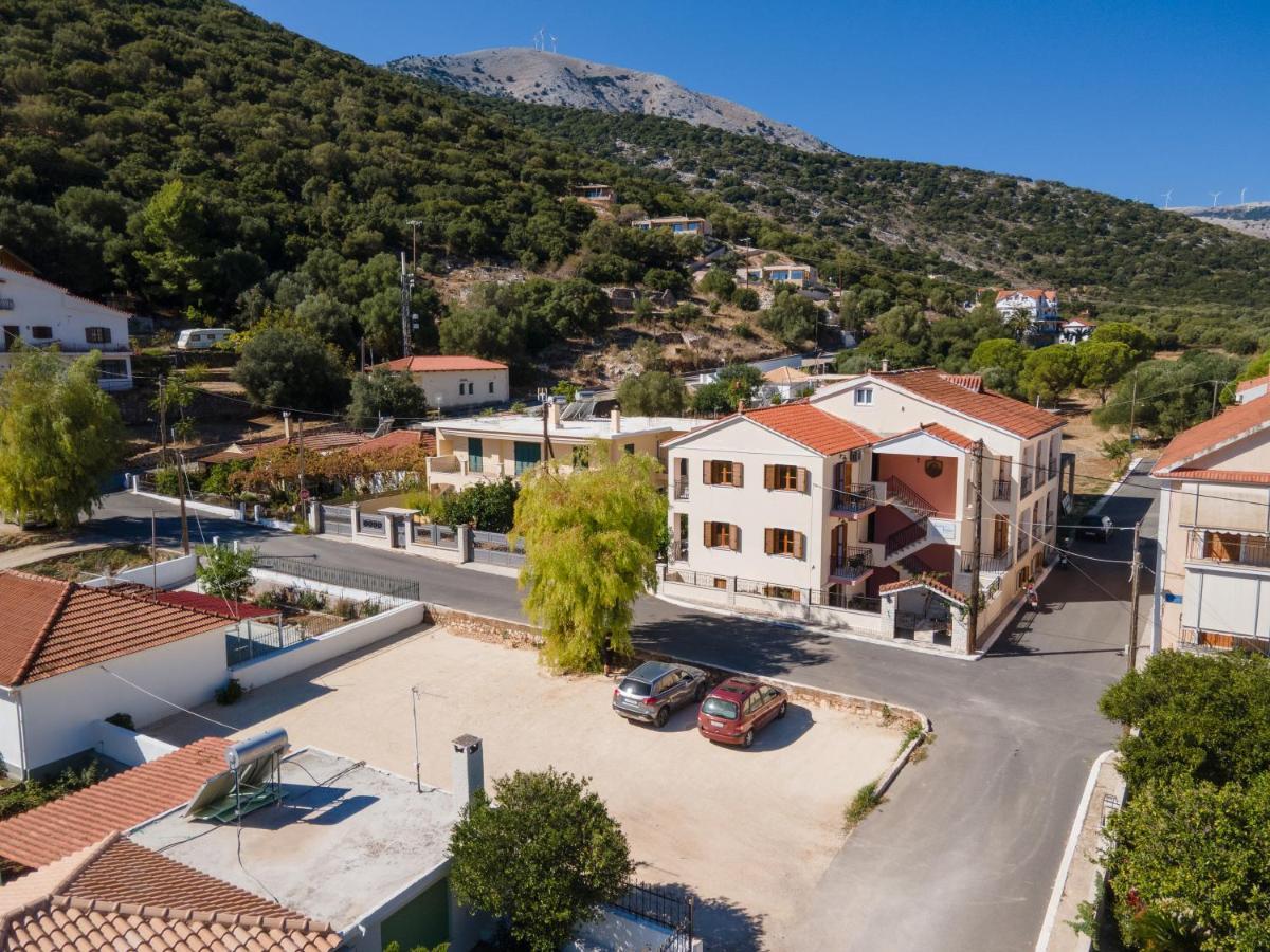 Alexatos Studios & Apartments Agia Efimia Extérieur photo