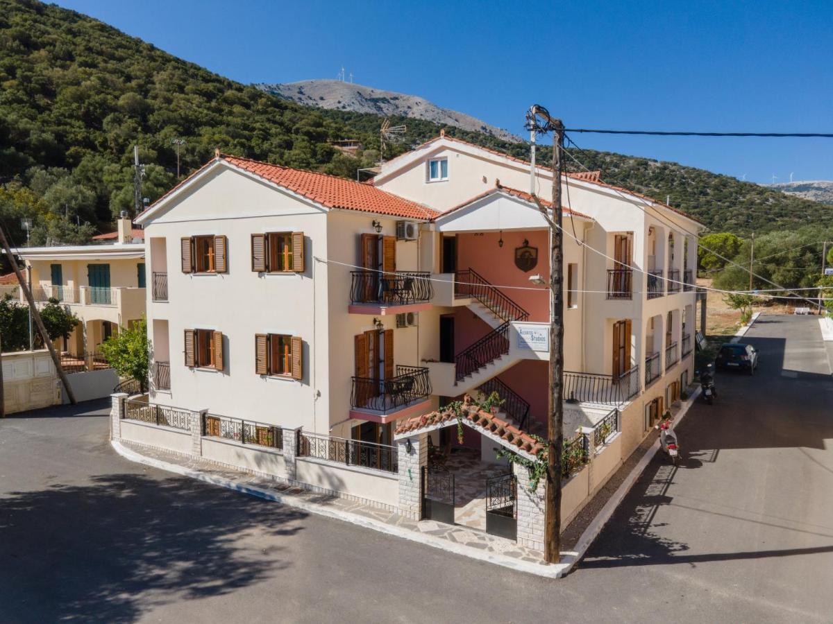 Alexatos Studios & Apartments Agia Efimia Extérieur photo