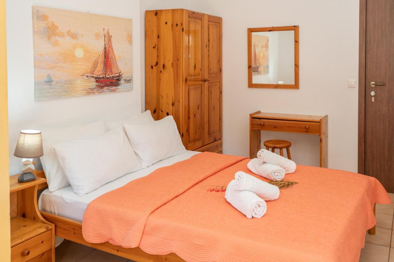 Alexatos Studios & Apartments Agia Efimia Extérieur photo