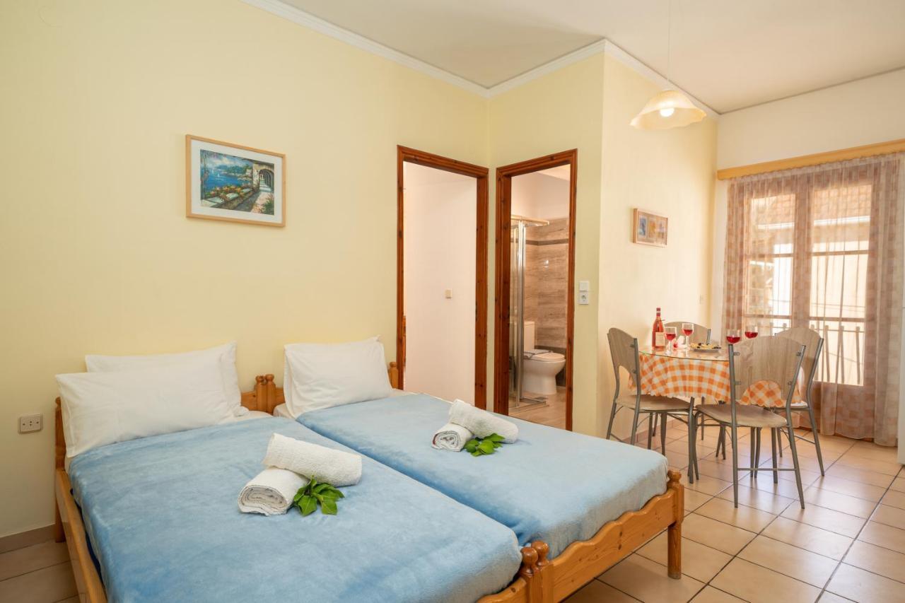 Alexatos Studios & Apartments Agia Efimia Extérieur photo