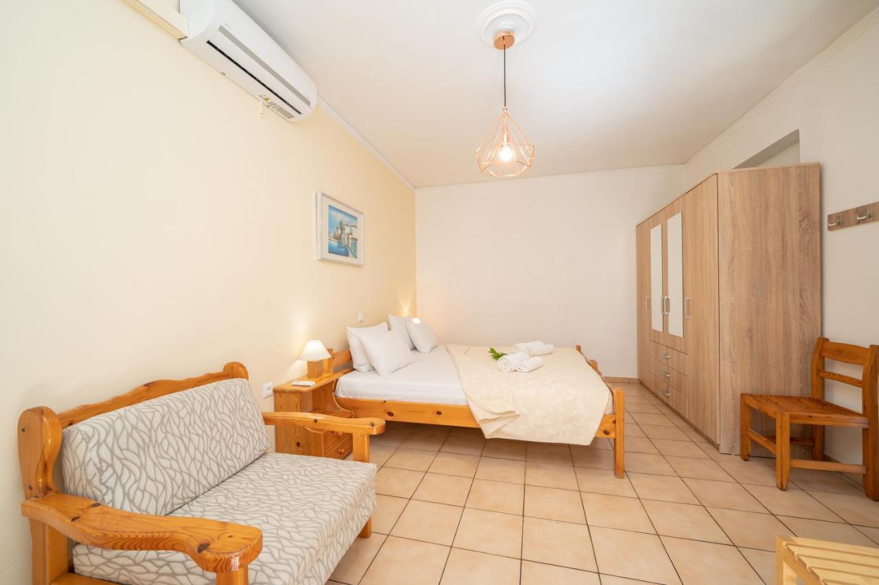 Alexatos Studios & Apartments Agia Efimia Extérieur photo