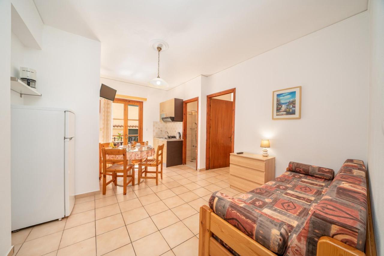 Alexatos Studios & Apartments Agia Efimia Extérieur photo