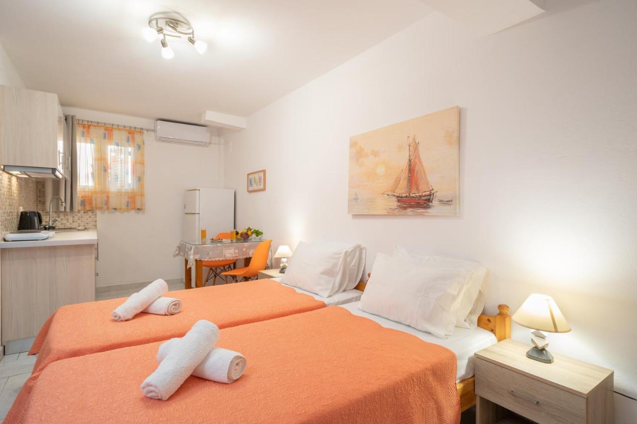 Alexatos Studios & Apartments Agia Efimia Extérieur photo