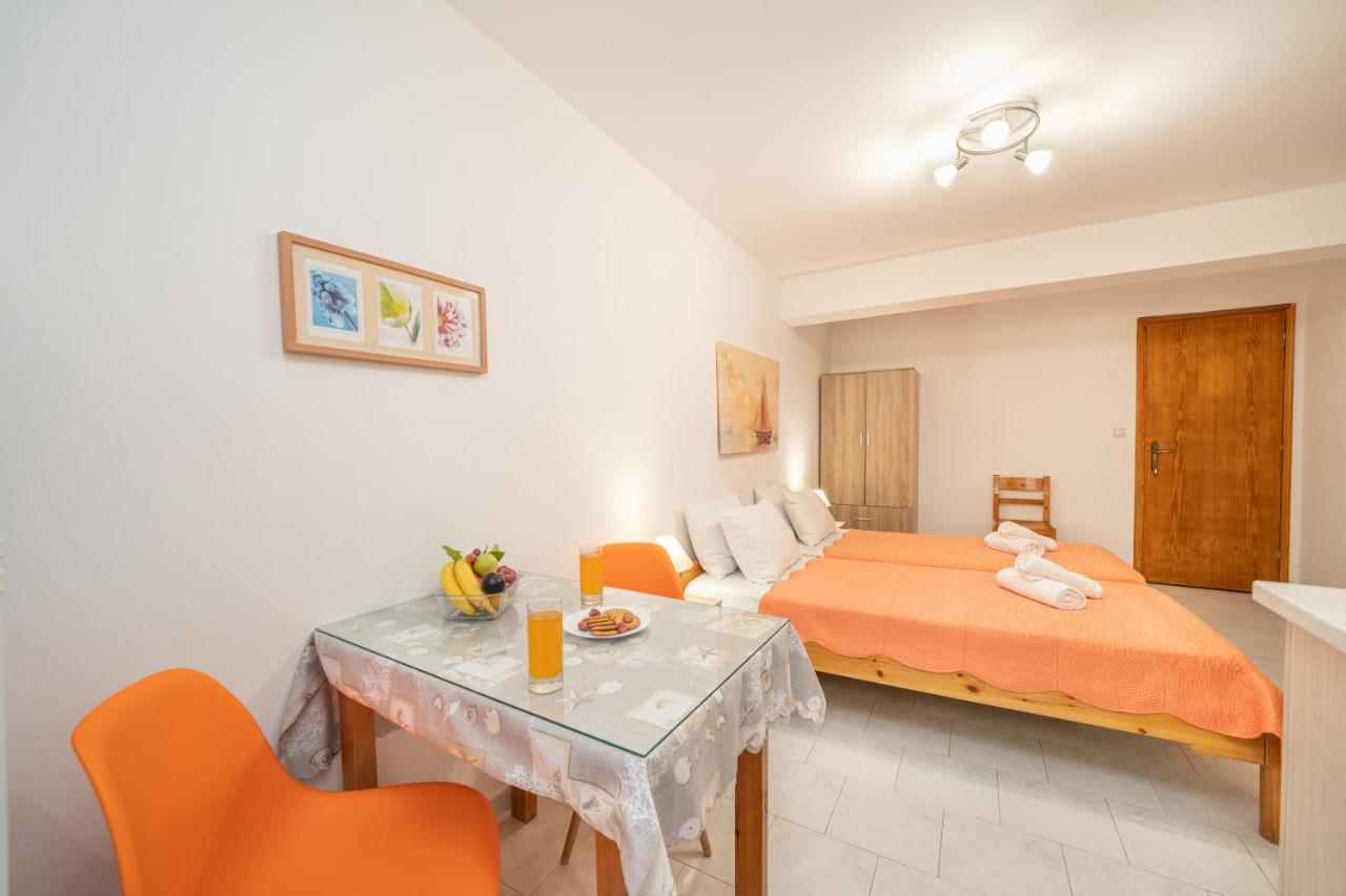 Alexatos Studios & Apartments Agia Efimia Extérieur photo
