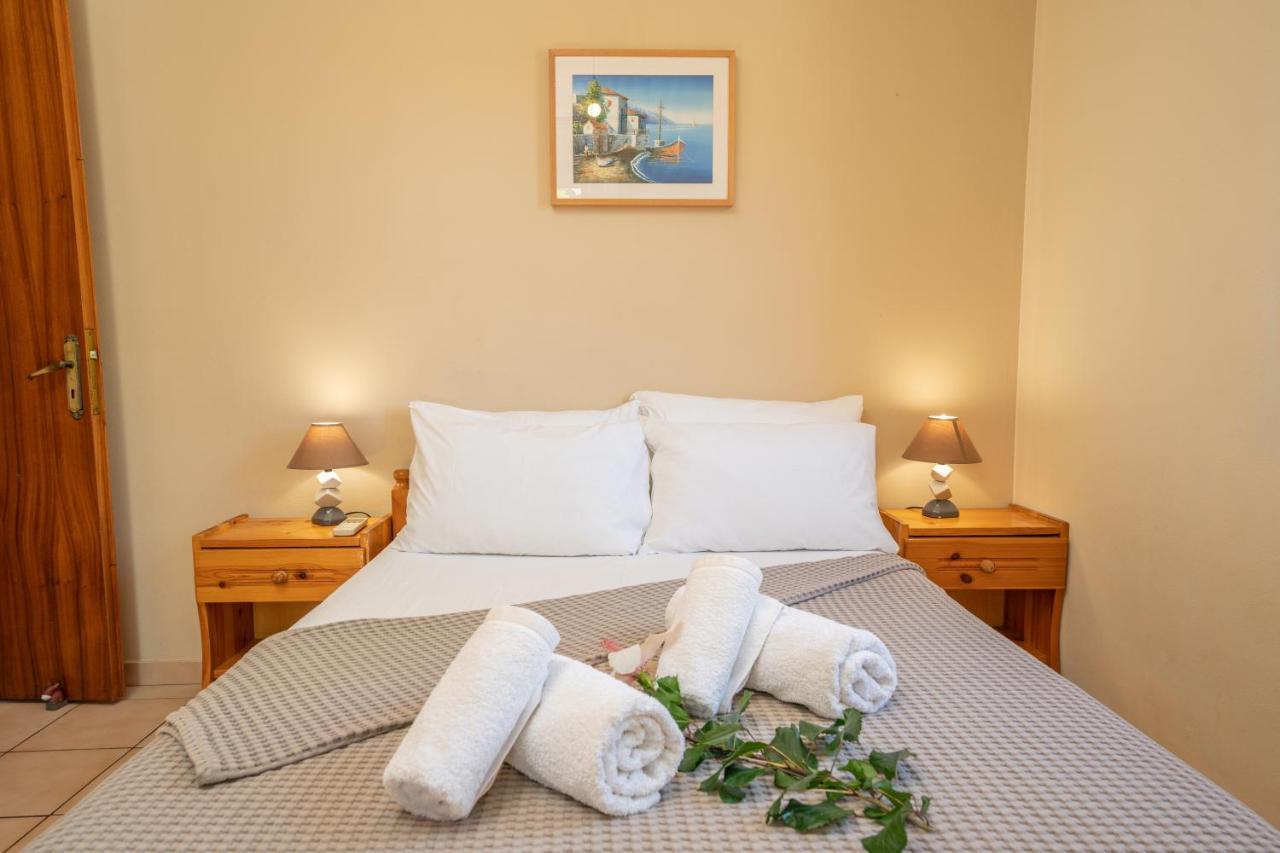 Alexatos Studios & Apartments Agia Efimia Extérieur photo