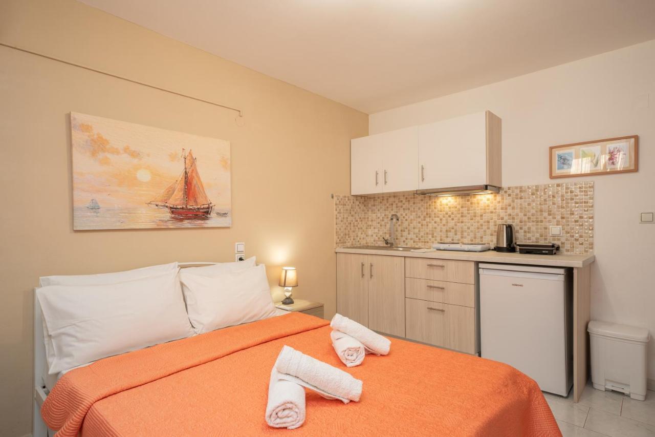 Alexatos Studios & Apartments Agia Efimia Extérieur photo